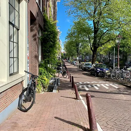 Grachtenappartement בית הארחה